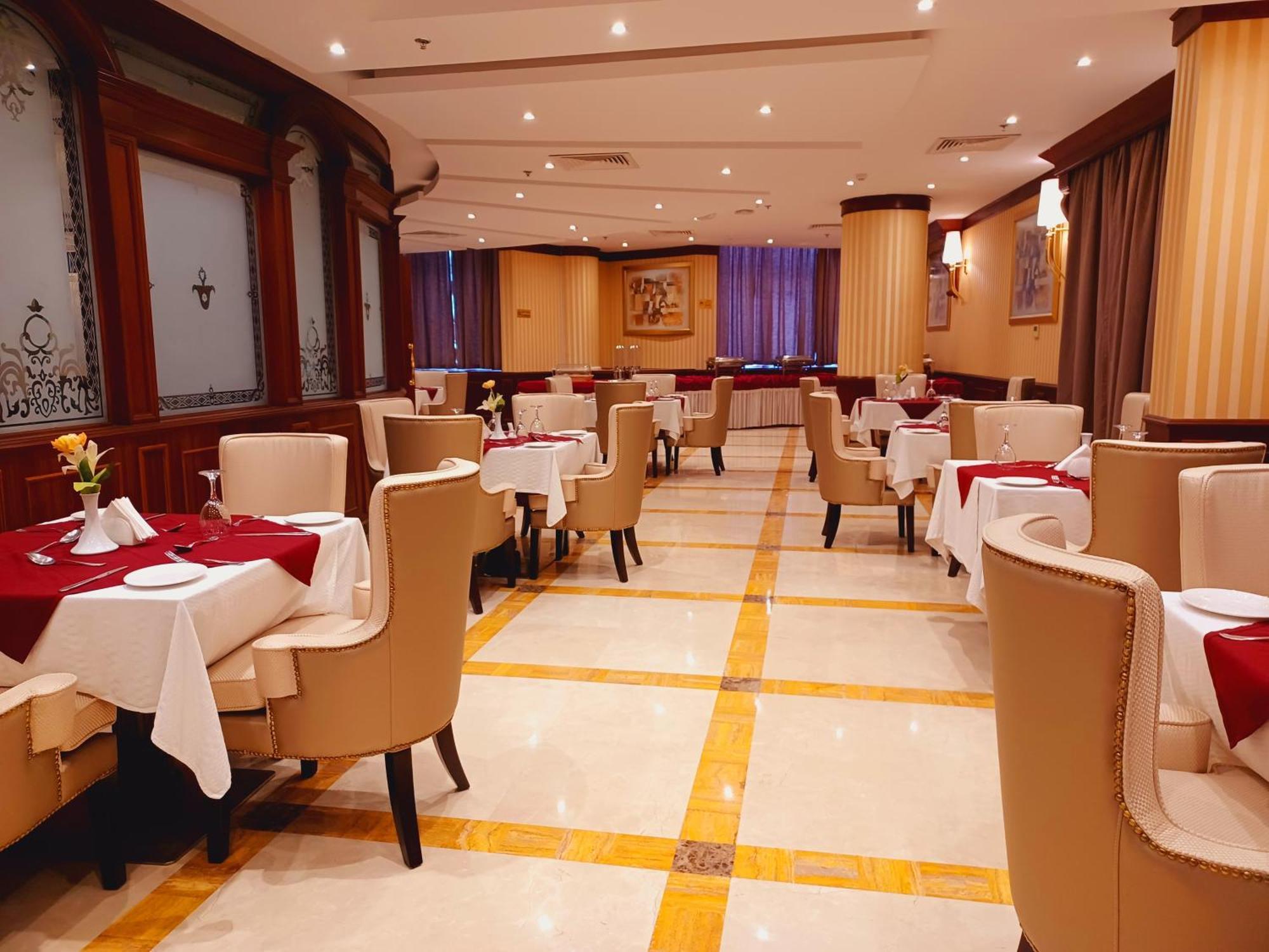 Royal Qatar Hotel Doha Exterior foto