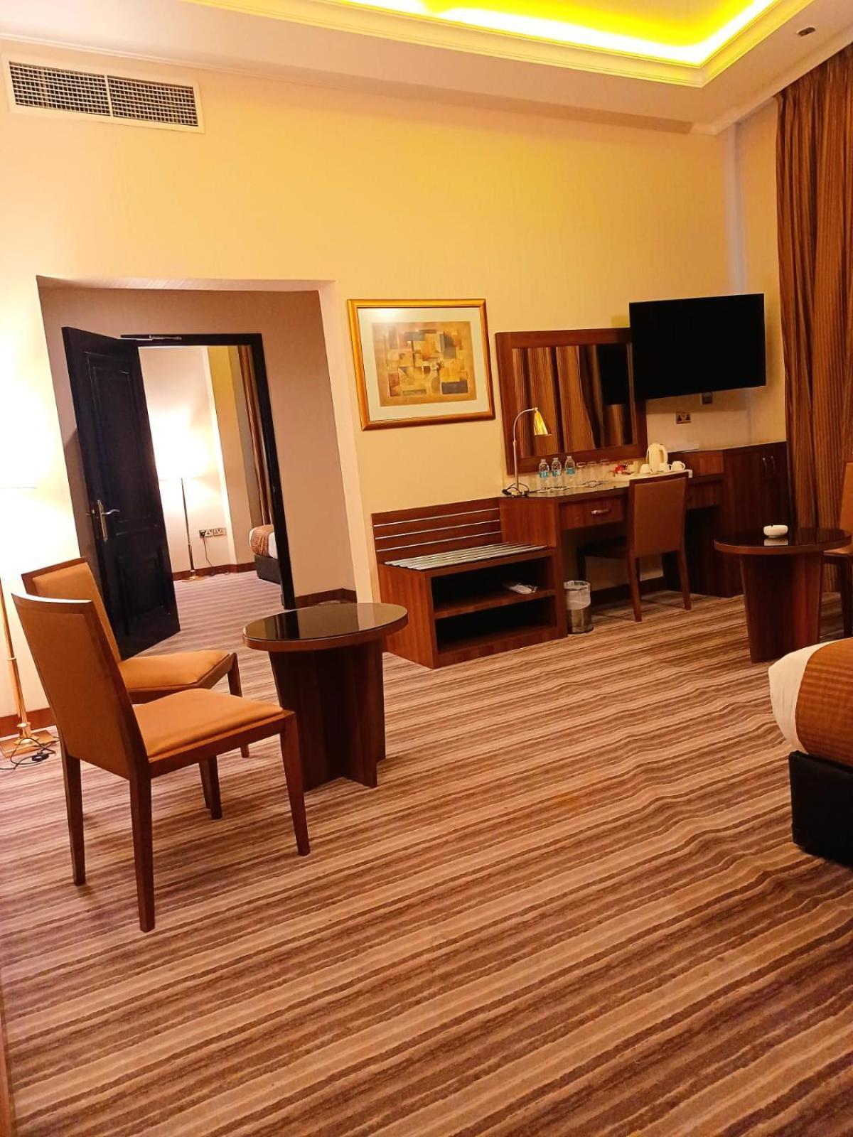 Royal Qatar Hotel Doha Exterior foto